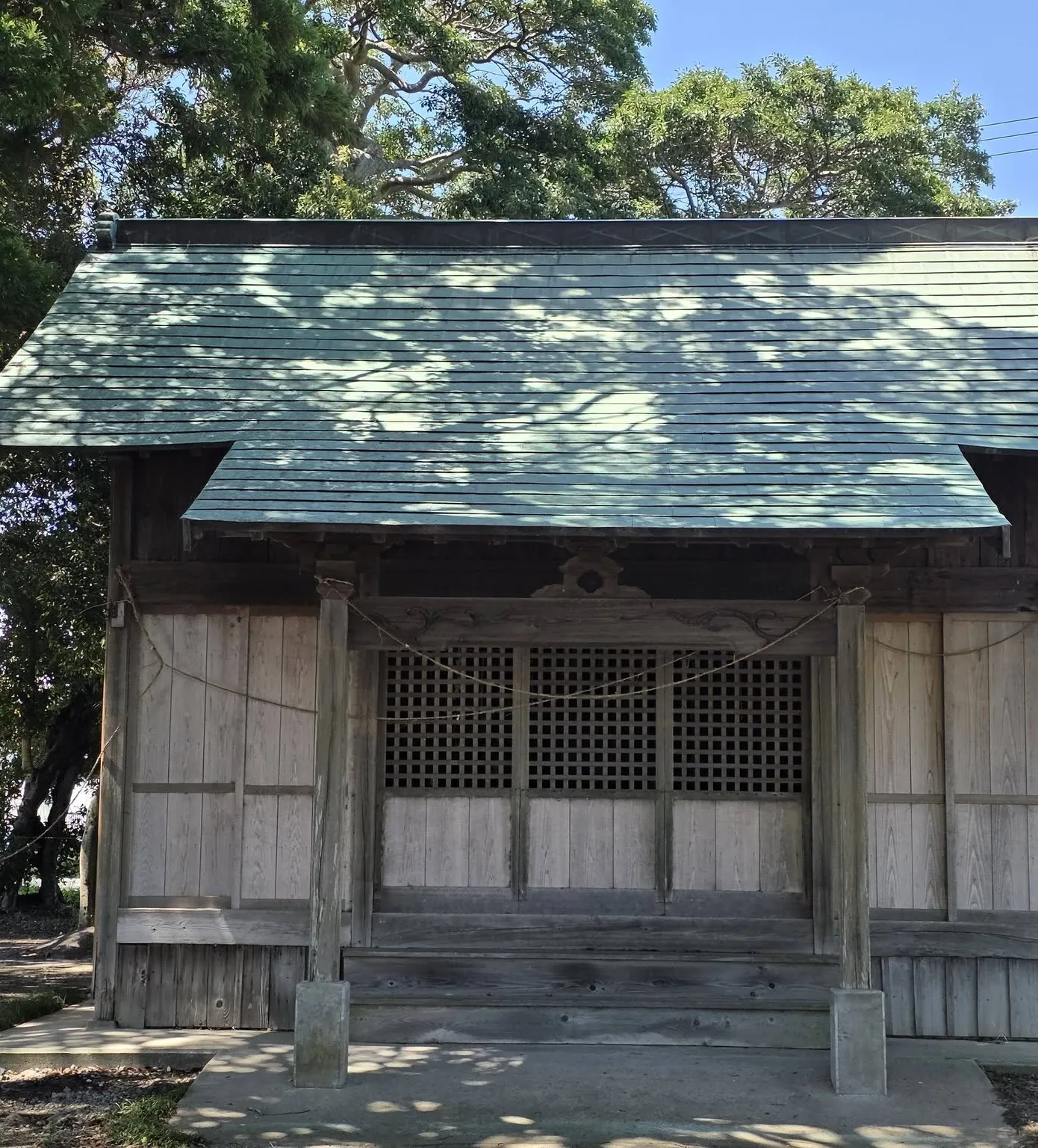 上豊島神社の社殿正面。