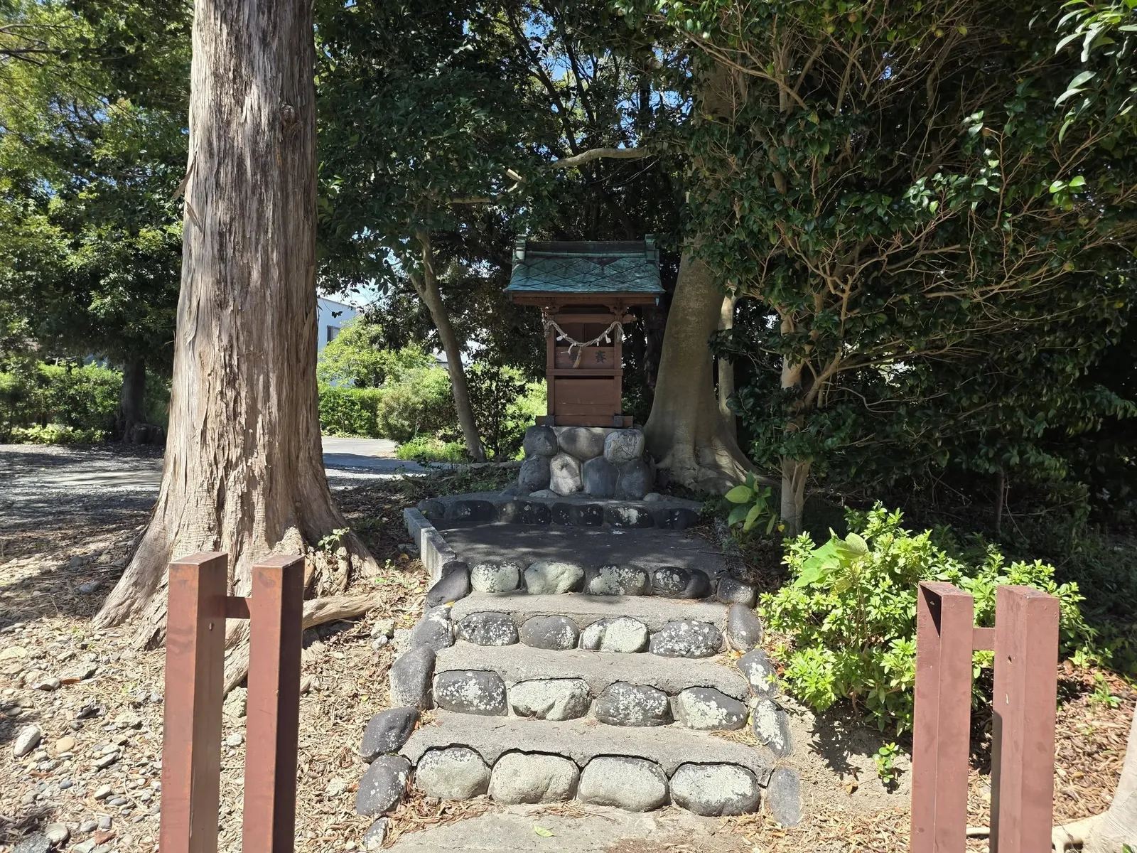 境内社。