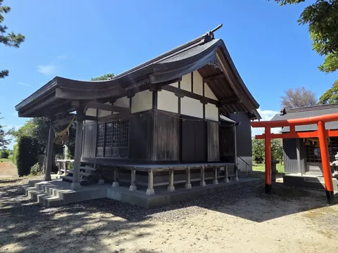 社殿斜景。