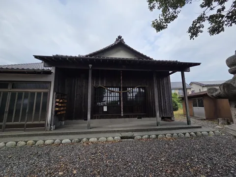 天神社：天神社の社殿正面。